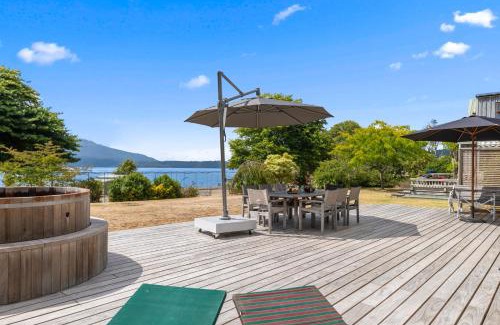 Lake Tarawera House | Winstone Cottage - Waterfront Lake Tarawera Home