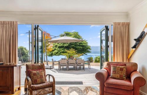 Lake Tarawera House | Winstone Cottage - Waterfront Lake Tarawera Home