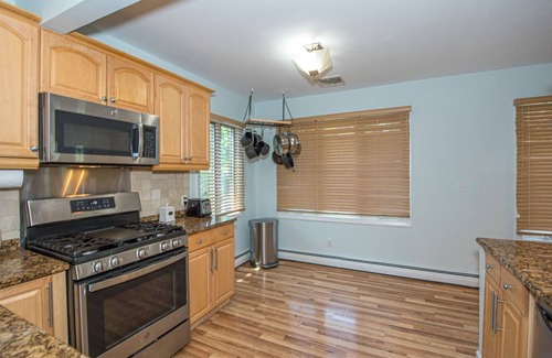 Wading River House | Winter Deal! Herod Point Hideaway: Near Beach, Pool, Hot Tub