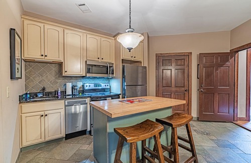 Lake Oconee Villa | Winter Special! Stay 2 nights - get two free nights!