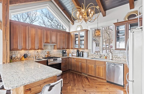 Wintergreen Ski Chalet | Wintergreen Luxury, Best Views in Virginia