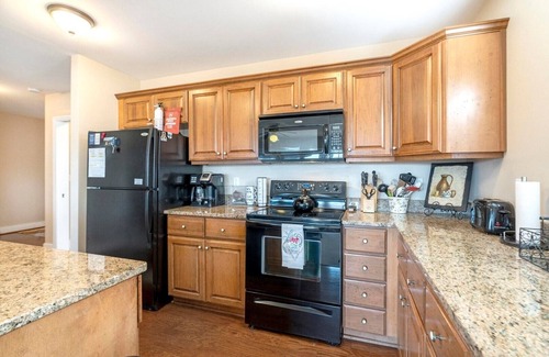 Banner Elk House | Wintergreens R1021- Mountain Condo, Mountain View, Gated Resort, Indoor/Outdoor Pools and Hot Tu.