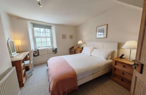 Fairford House | Wishbone Cottage In The Cotswolds