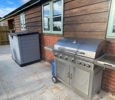 Evesham House | Wisteria Barn hot tub holidays in the Cotswolds