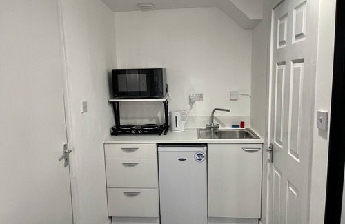 Lee Green Apartment | WISTERIA STUDIO WITH FREE PARKING