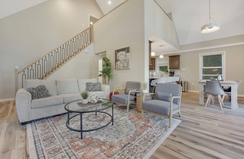 Heavens Holler Ski Chalet | WNC Fall Retreat Views, Hot Tub + Game Room