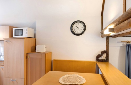 Frielendorf House | Wohlfühl Holiday Home at Silbersee – Lake View, Private Terrace & Wi-Fi