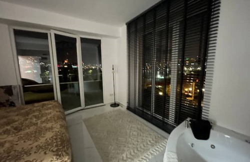 Beyoglu Apartment | Wohnung mit Whirlpool - Blick auf das Goldene Horn