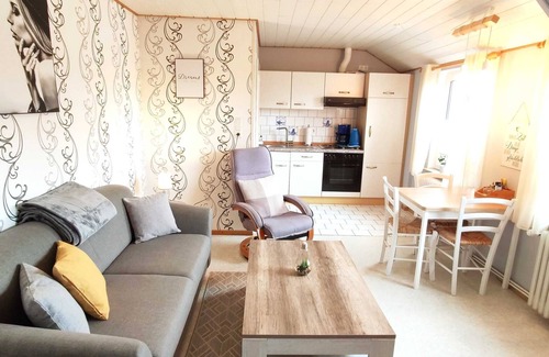 Dornumergrode Apartment | Wohnung Ost - Gästehaus Zur Alten Post