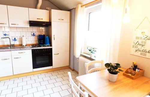 Dornumergrode Apartment | Wohnung Ost - Gästehaus Zur Alten Post