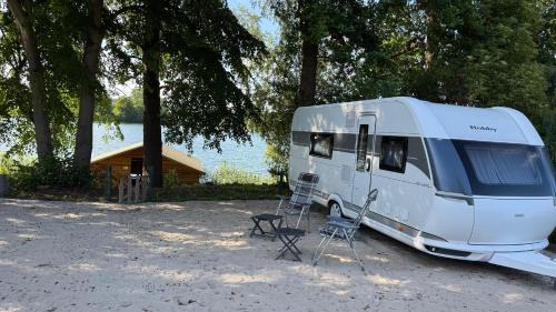 Feldberger Seenlandschaft Other | Wohnwagen direkt am See auf privatem Grundstück
