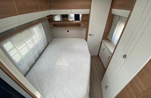 Feldberger Seenlandschaft Other | Wohnwagen direkt am See auf privatem Grundstück