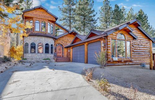 Big Bear Lake House | Wolf Creek Castle at Bear Mountain~ Hot Tub~ Games