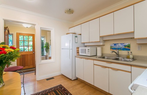 Central Saanich House | WolfShire - Courtyard - Beauty and Serenity in the Valley