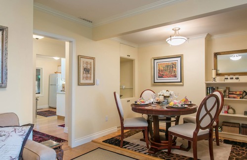 Central Saanich House | WolfShire - Courtyard - Beauty and Serenity in the Valley