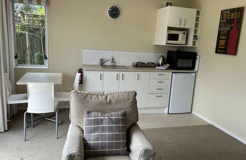 St. Heliers Condo | Wonderful Guest Suite Steps to St Heliers Beach