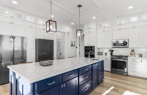 Surfside Beach House | Wonder by the Sea 8 Bedrooms Oceanfront