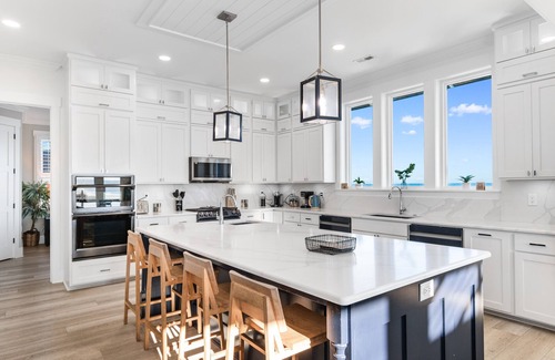 Surfside Beach House | Wonder by the Sea 8 Bedrooms Oceanfront