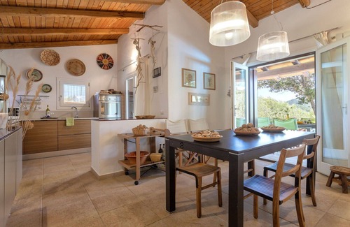Trudda House | Wonderful private villa for 4 guests with private pool, WIFI, A/C, TV and patio
