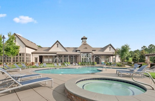 Ferndale Apartment | Wonderful 1BD/1BA w/Balcony + Gym - Little Rock