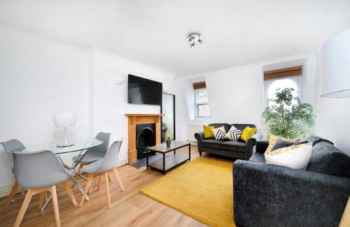 East Putney Apartment | Wonderful 2BR Flat on Richmond Street