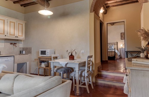 Casole d'Elsa Apartment | Wonderful apartment in a Tuscan farmhouse with swimming pool and panoramic terrace