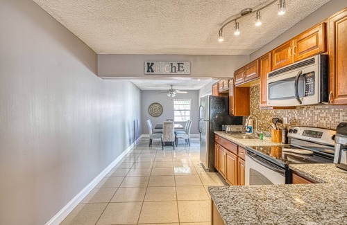 Deerfield Beach House | Wonderful beach home near everything with furnished patio, grill & fast WiFi
