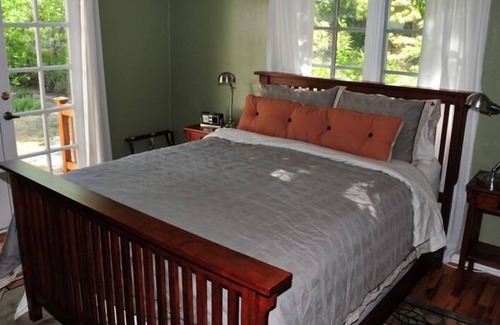 Flagstaff House | Wonderful Downtown Location -- Historic Bungalow -- Close to NAU