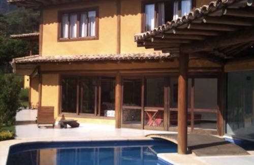 Petropolis House | Wonderful house in the Sierra