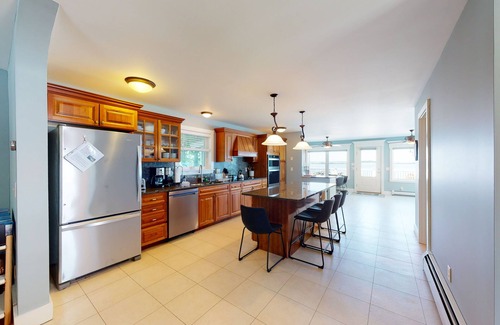 St. Albans House | Wonderful multi-level home right on lake with WiFi, private washer/dryer, & deck