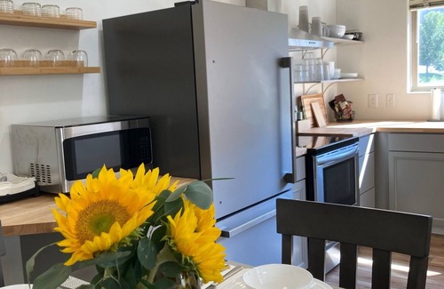 Moab South Valley House | Wonderful New Listing- Moab Getaway Renovated Luxury Rim Vista *Pool Hot-tub*