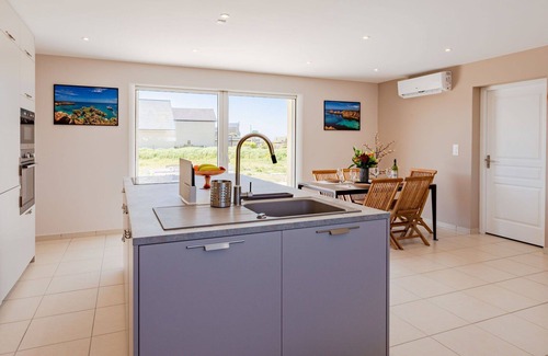 Bretteville-sur-Ay House | Wonderful private villa for 4 guests with WIFI, TV and terrace