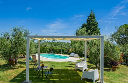 Capraia e Limite Villa | Wonderful private villa for 8 guests with private pool, WIFI, TV, patio and panoramic view