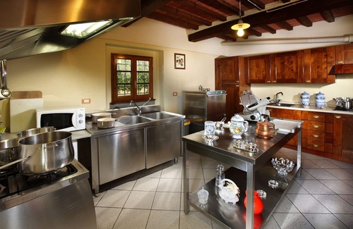 Massa e Cozzile Villa | Wonderful private villa with A/C, WIFI, private pool, TV, patio, pets allowed and panoramic view