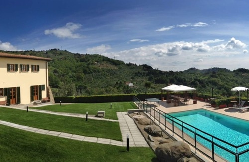 Massa e Cozzile Villa | Wonderful private villa with A/C, WIFI, private pool, TV, patio, pets allowed and panoramic view