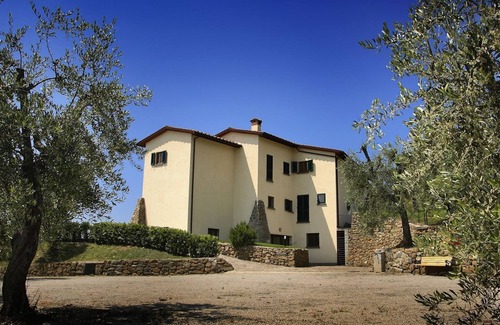 Massa e Cozzile Villa | Wonderful private villa with A/C, WIFI, private pool, TV, patio, pets allowed and panoramic view