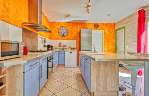 Naujac-Sur-Mer House | Wonderful private villa for 7 people with WIFI, private pool, TV, terrace and pets allowed
