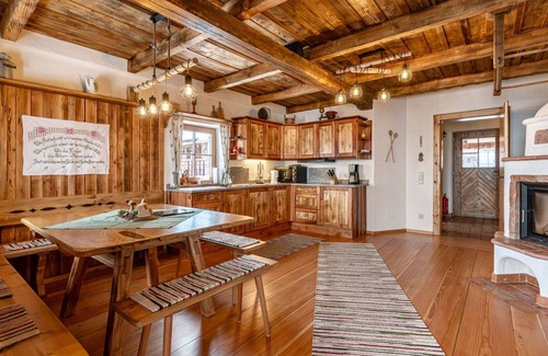 Greifenburg House | Wonderful private villa for 10 people with WIFI, TV, patio, pets allowed and parking