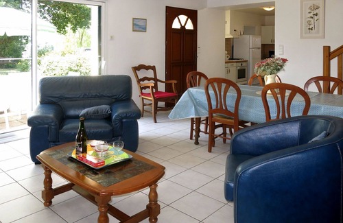 Le Tronchet House | Wonderful private villa for 6 guests with WIFI, TV and terrace