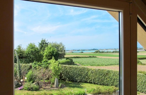 Plounevez-Lochrist House | Wonderful private villa for 4 guests with WIFI, TV, terrace and parking