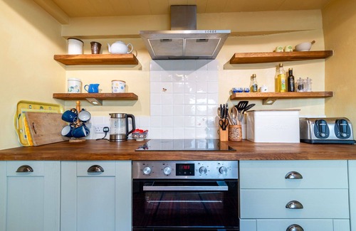 Gorran Haven House | Wonderful private villa for 6 guests with WIFI, TV and patio