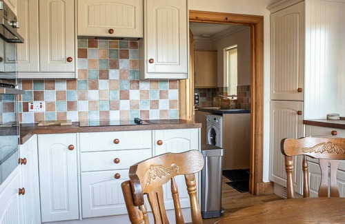 Bornesketaig House | Wonderful private villa for 6 guests with TV and parking