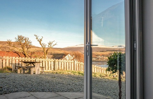 Bornesketaig House | Wonderful private villa for 6 guests with TV and parking