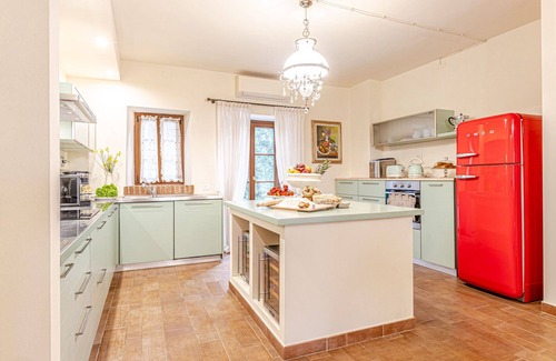 Montecatini Val di Cecina Villa | Wonderful private villa with WIFI, A/C, hot tub, private pool, TV, pets allowed and panoramic view