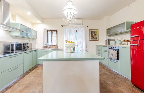 Montecatini Val di Cecina Villa | Wonderful private villa with WIFI, A/C, hot tub, private pool, TV, pets allowed and panoramic view