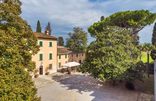 San Miniato Basso House | Wonderful private villa for 20 people with WIFI, private pool, TV, patio and pets allowed