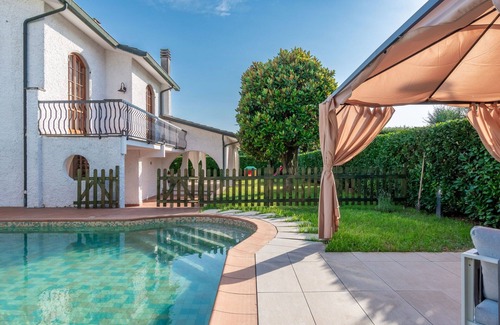 San Donato Villa | Wonderful private villa for 15 guests with hot tub, private pool, WIFI, TV and patio