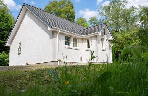 Glen Urquhart House | Wonderful private villa for 2 people with TV, pets allowed, panoramic view and parking