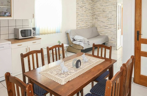Cesarica House | Wonderful private villa for 12 people with WIFI, private pool, A/C, TV, terrace and parking
