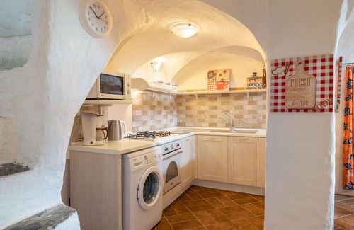 Cipressa House | Wonderful private villa for 4 guests with A/C, WIFI, TV and terrace